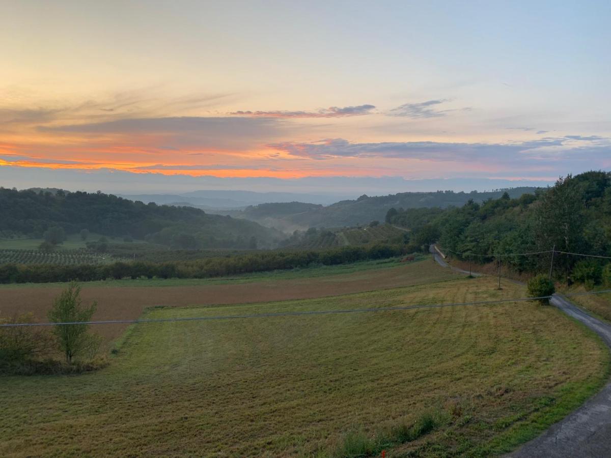 La Luce Delle Colline Bed and Breakfast Serravalle delle Langhe Εξωτερικό φωτογραφία