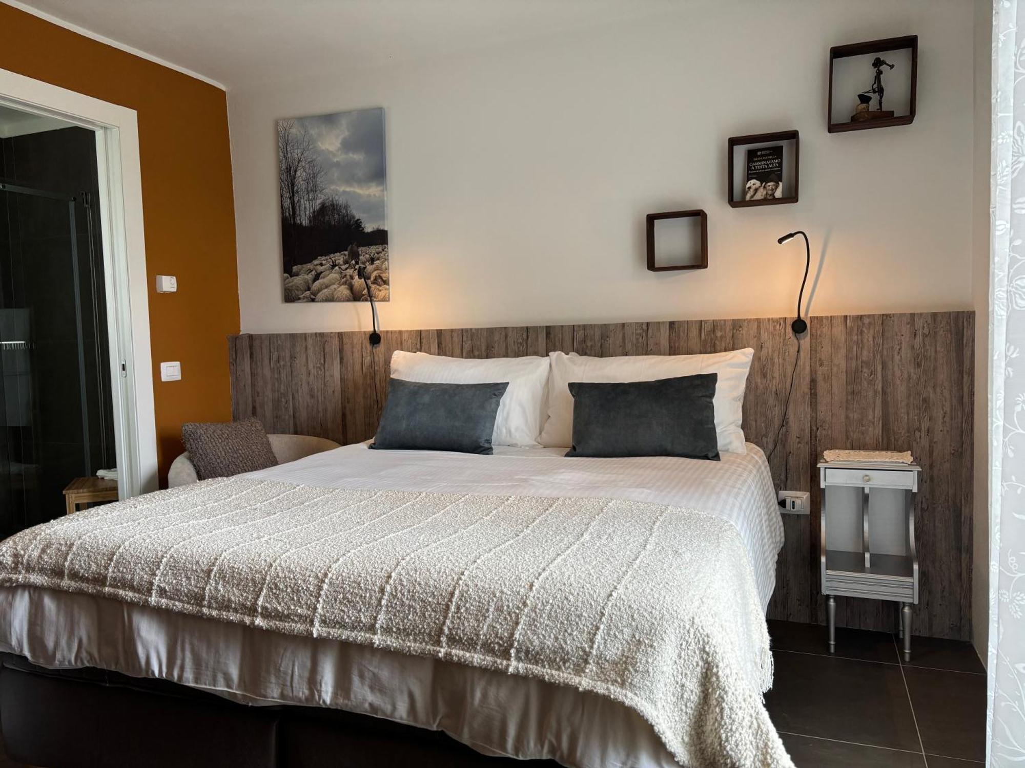 La Luce Delle Colline Bed and Breakfast Serravalle delle Langhe Εξωτερικό φωτογραφία
