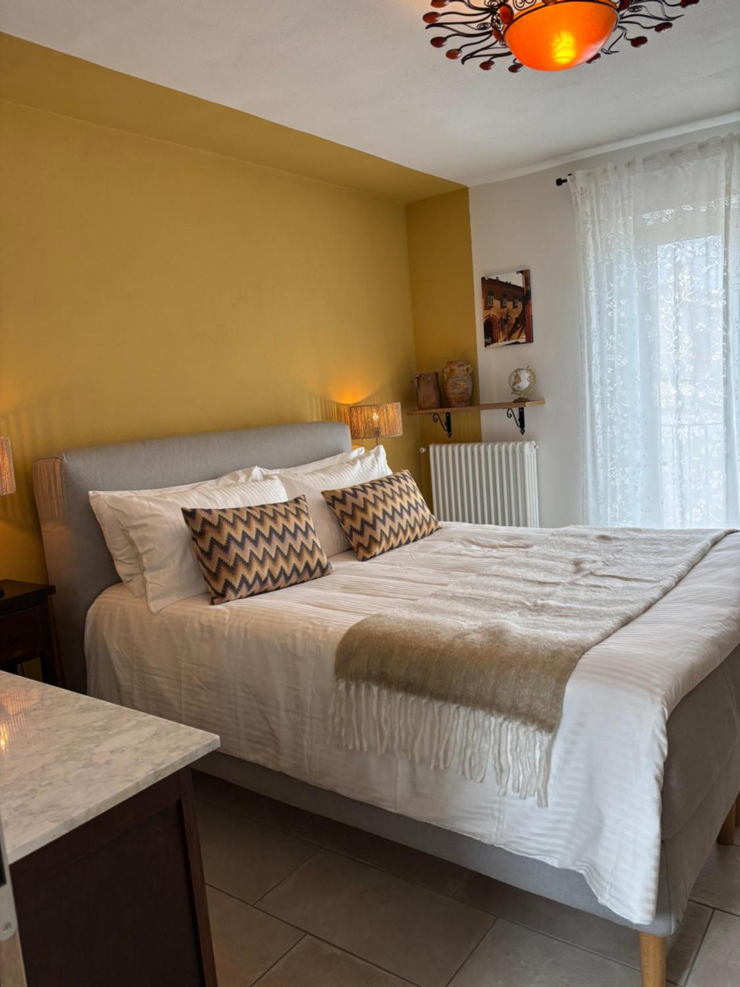 La Luce Delle Colline Bed and Breakfast Serravalle delle Langhe Εξωτερικό φωτογραφία