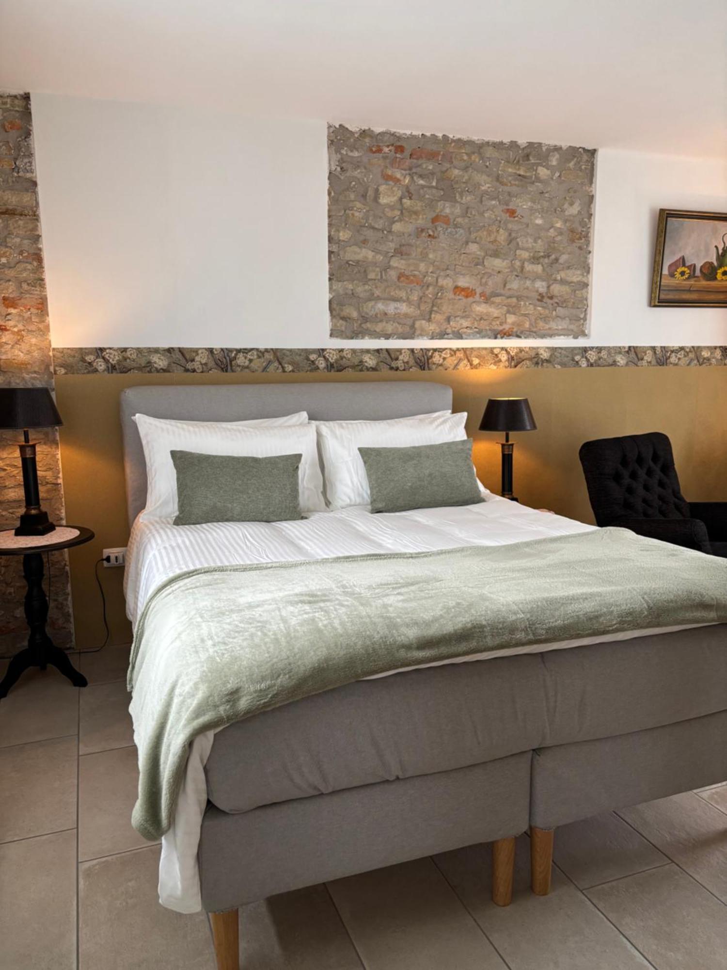 La Luce Delle Colline Bed and Breakfast Serravalle delle Langhe Εξωτερικό φωτογραφία